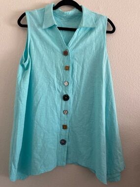 Soft Surroundings Large Blue Danielle Tank Top Sharkbite Hem Mismatched Buttons